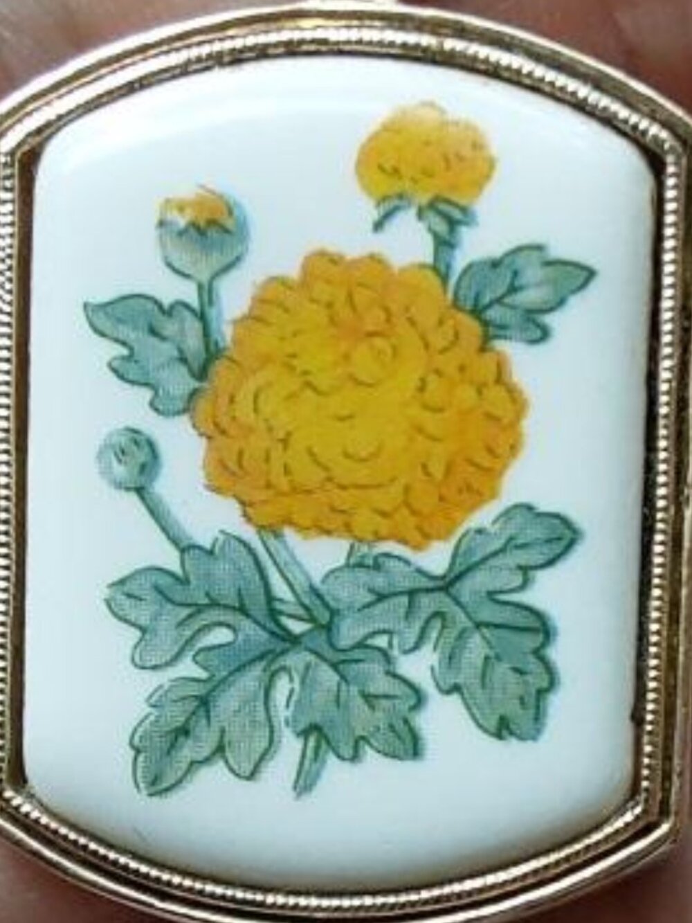 Vintage 1980 Avon Heritage November Birth Month Pendant Necklace - Picture 3 of 6